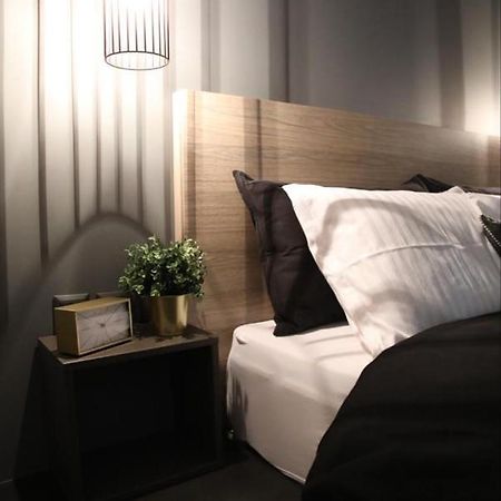Super Stylish Apartments In The Heart Of Athens! Ngoại thất bức ảnh
