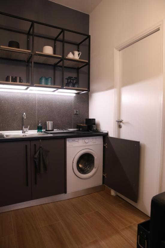 Super Stylish Apartments In The Heart Of Athens! Ngoại thất bức ảnh