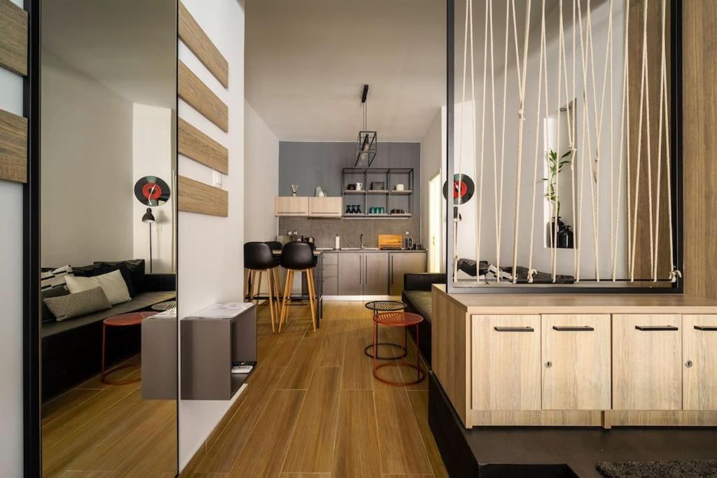 Super Stylish Apartments In The Heart Of Athens! Ngoại thất bức ảnh